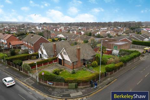 2 bedroom detached house for sale, Southport Road, Formby, Liverpool