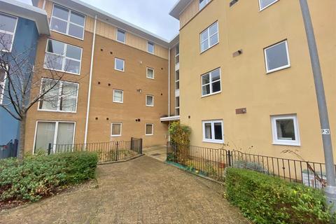 2 bedroom apartment to rent, Richmond Court, Exeter