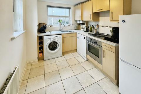 2 bedroom flat for sale, Pioneer Road, Oakhurst, Swindon, SN25 2HZ