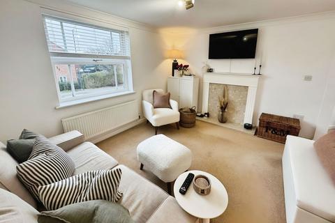 2 bedroom flat for sale, Pioneer Road, Oakhurst, Swindon, SN25 2HZ