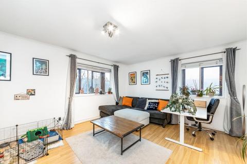 1 bedroom flat for sale, Honeysuckle Court, Westhorne Avenue, Lee, London, SE12 9HS