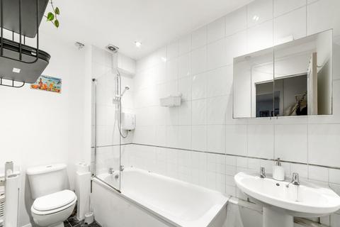 1 bedroom flat for sale, Honeysuckle Court, Westhorne Avenue, Lee, London, SE12 9HS