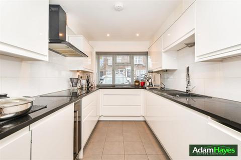 4 bedroom townhouse for sale, Oakview Gardens, London N2