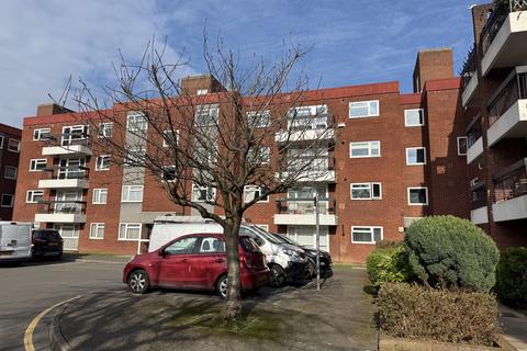 2 bedroom flat to rent, Grange Gardens, Southgate N14