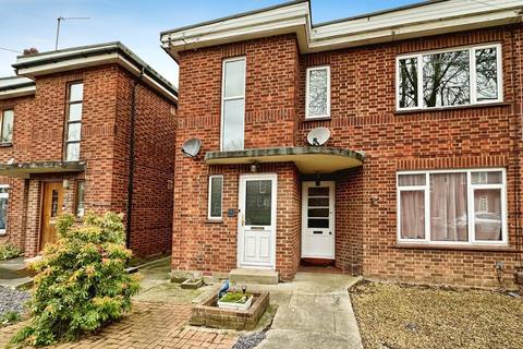 25 Shrublands Close, Chelmsford, CM2 6LR