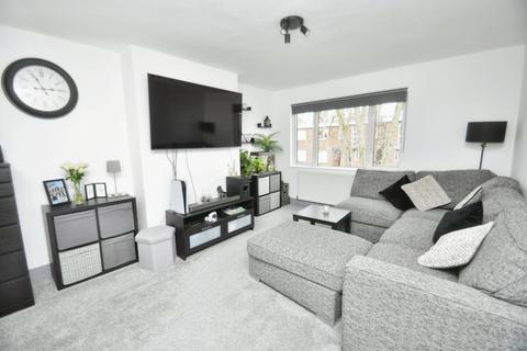 25 Shrublands Close, Chelmsford, CM2 6LR