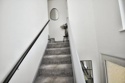 25 Shrublands Close, Chelmsford, CM2 6LR