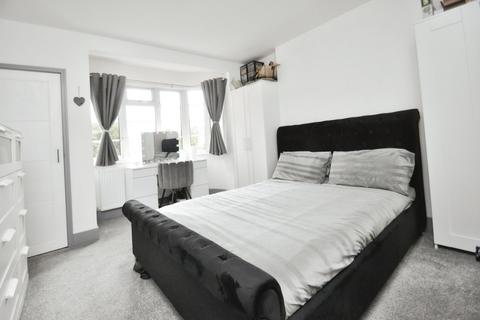 25 Shrublands Close, Chelmsford, CM2 6LR