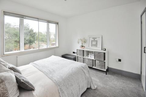 25 Shrublands Close, Chelmsford, CM2 6LR