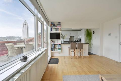 21 Murfett Close, London, SW19 6QB
