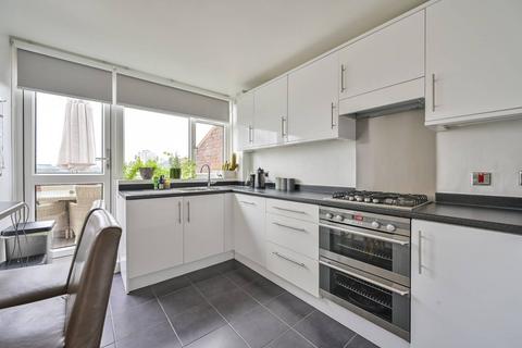 21 Murfett Close, London, SW19 6QB