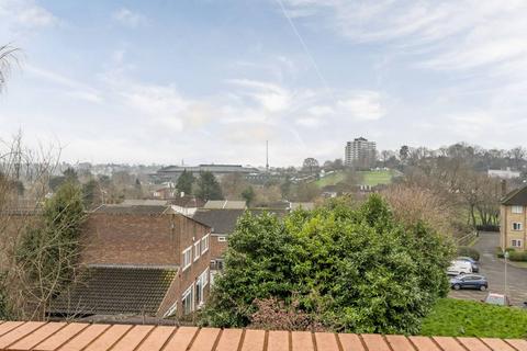 21 Murfett Close, London, SW19 6QB