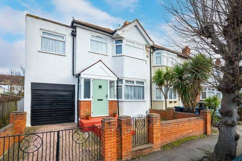 4 bedroom end of terrace house for sale, Consfield Ave, Motspur Park, New Malden, KT3