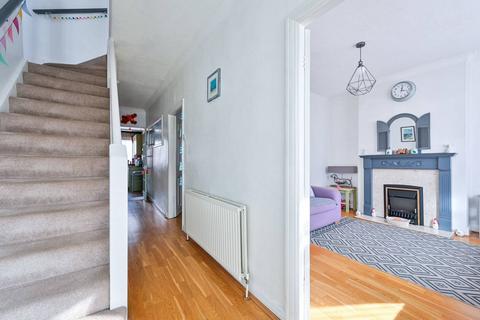 4 bedroom end of terrace house for sale, Consfield Ave, Motspur Park, New Malden, KT3