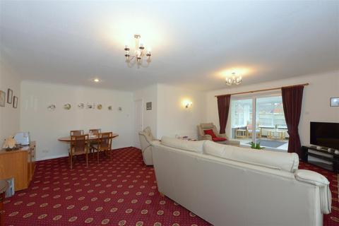 5 Carnforth Close, Shrewsbury, SY3 9QW