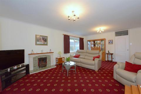 5 Carnforth Close, Shrewsbury, SY3 9QW