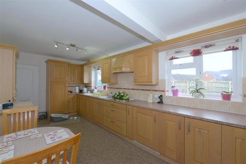 5 Carnforth Close, Shrewsbury, SY3 9QW