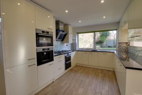 5 bedroom chalet for sale, Horndean, Waterlooville