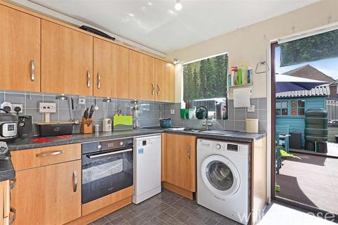 2 bedroom terraced house for sale, Chapelmount Road, Woodford Green IG8