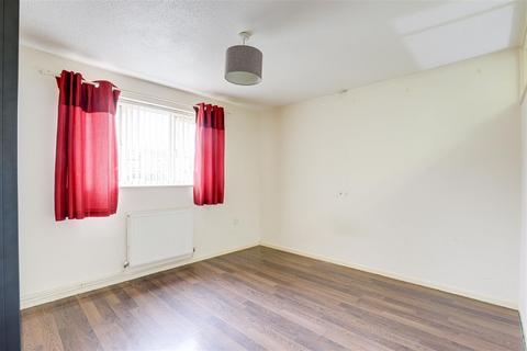 11 Iona Gardens, Nottingham, NG5 9NT