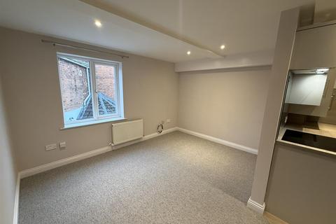 2 bedroom townhouse to rent, Weston Road, Gloucester GL1