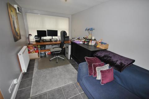 4 Ditchford Close, Wootton, Northampton, NN4 6AY