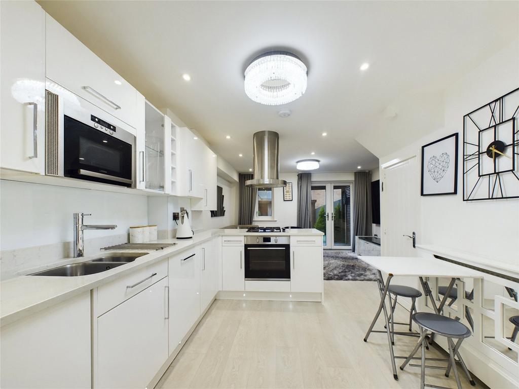 Kitchen/Living Area