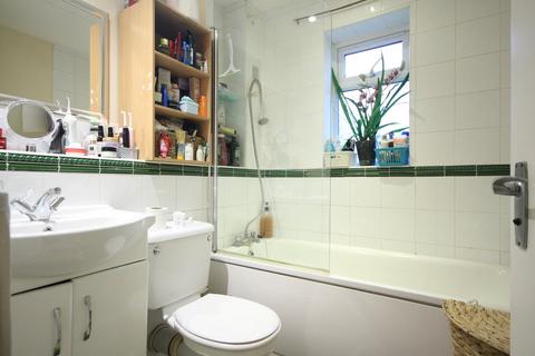 1 bedroom flat for sale, Bisley, Woking GU24