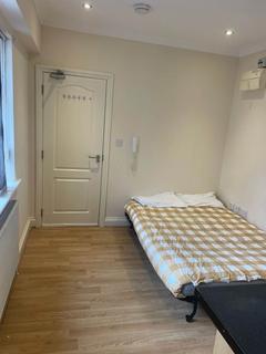 Studio to rent, Abbey Road, Park Royal