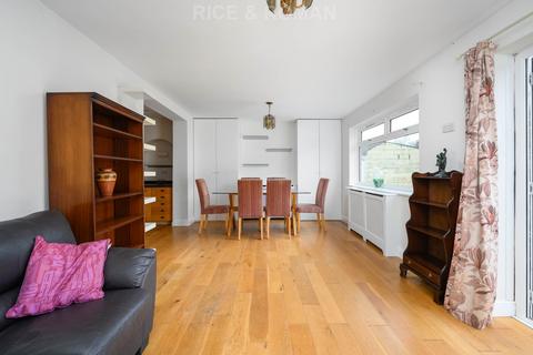 undefined, Foxlake Road, West Byfleet KT14
