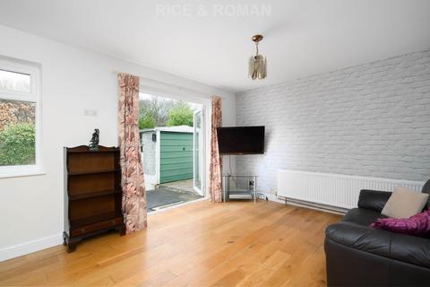 11 Foxlake Road, Byfleet, West Byfleet, KT14 7PW