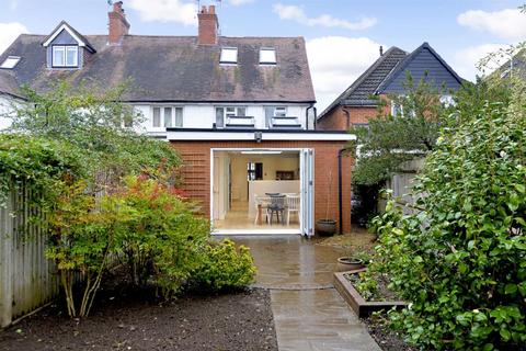 3 bedroom end of terrace house for sale, Barton Road, Bramley