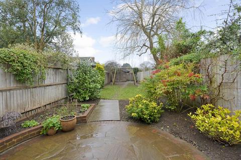 3 bedroom end of terrace house for sale, Barton Road, Bramley