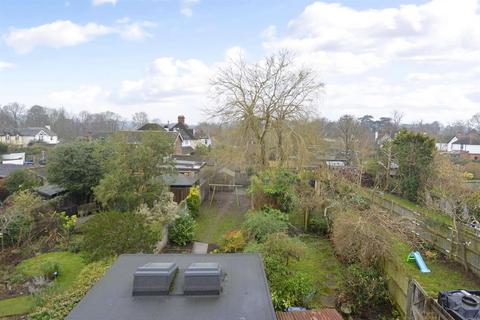 3 bedroom end of terrace house for sale, Barton Road, Bramley