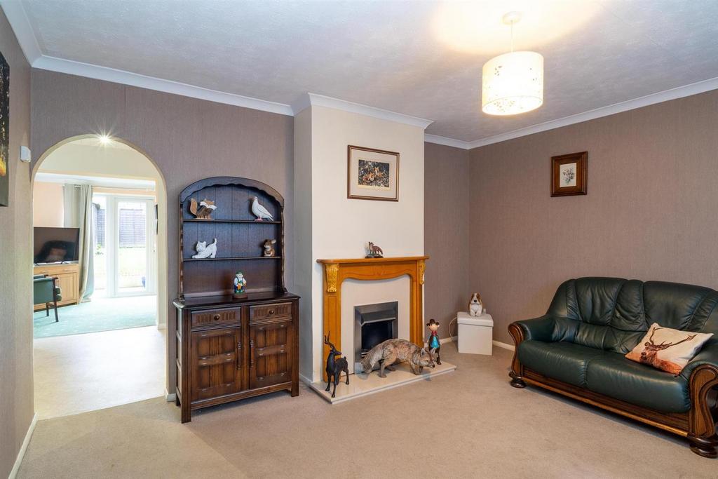 004-124 Ashley Drive.jpg