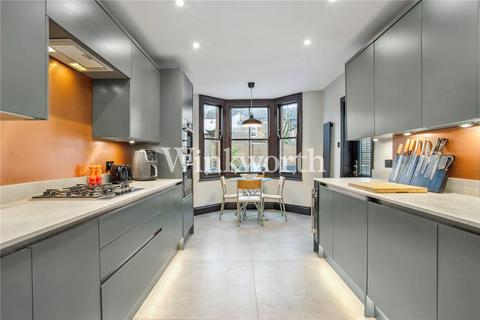 77 Woodside Gardens, London, N17 6UN