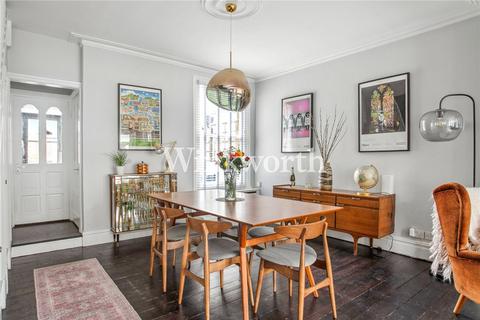 77 Woodside Gardens, London, N17 6UN