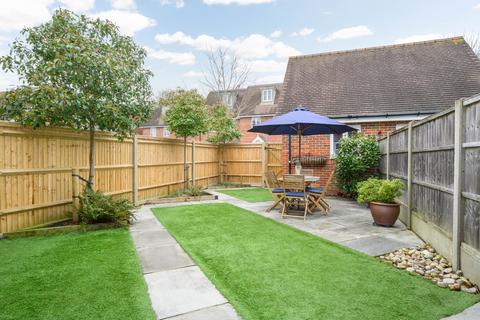 4 bedroom semi-detached house for sale, Foxhollow Close, Walton-on-Thames, KT12