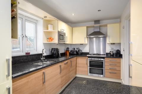 4 bedroom semi-detached house for sale, Foxhollow Close, Walton-on-Thames, KT12