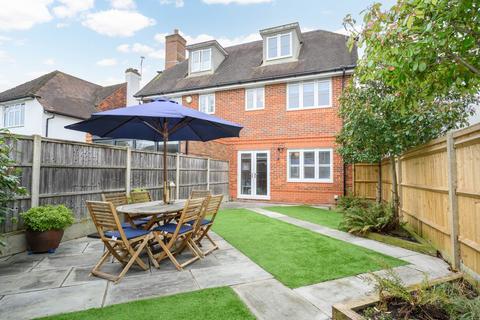 4 bedroom semi-detached house for sale, Foxhollow Close, Walton-on-Thames, KT12