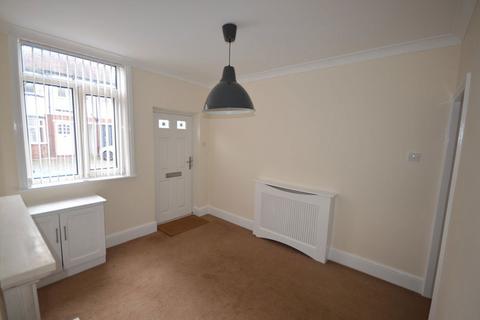 3 bedroom terraced house to rent, Broad Street, Kingswinford