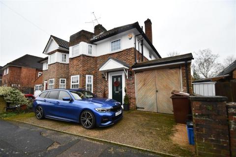 3 bedroom semi-detached house to rent, Aldershot GU11