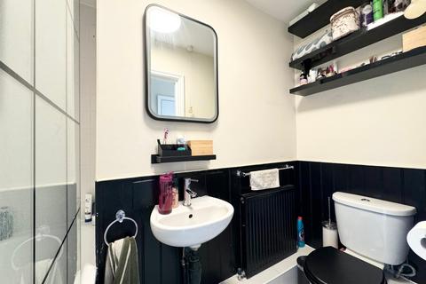 2 bedroom apartment to rent, Essex Road, Islington