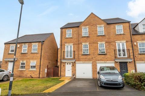 4 bedroom townhouse for sale, Didsbury Close, York