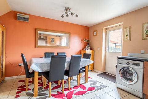 4 bedroom townhouse for sale, Didsbury Close, York