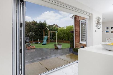 5 Troon Way, Wakefield, WF2 8LR
