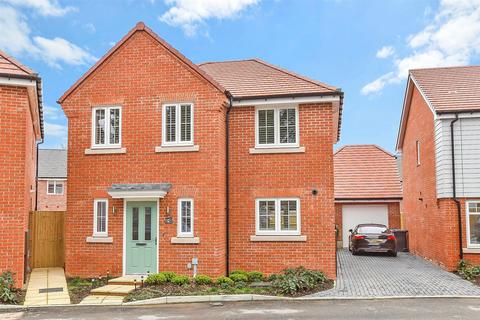 3 bedroom detached house for sale, Farrenden Way, Chichester, West Sussex