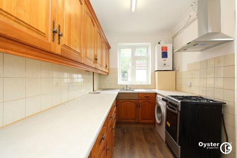 3 bedroom semi-detached house to rent, Cheyneys Avenue, Edgware, HA8