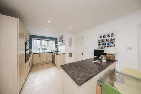 4 bedroom detached house for sale, Rocks Close, East Malling ME19