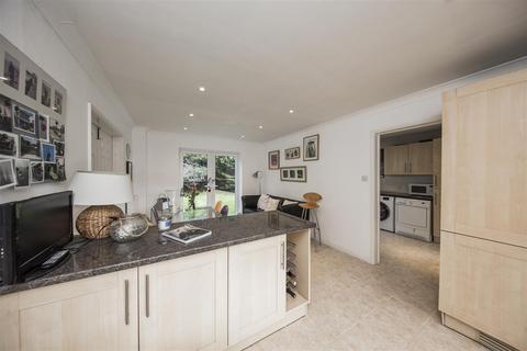 4 bedroom detached house for sale, Rocks Close, East Malling ME19